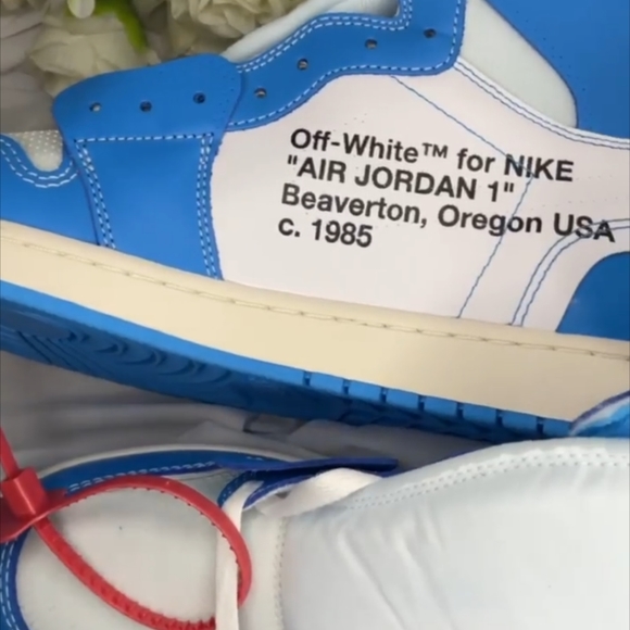 Aj 1 Off-White UNC - Picture 3 of 8